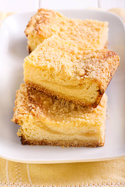 istock Cheesecake crumble topping bars 516326384