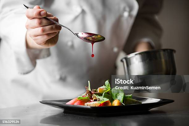Última Paja Foto de stock y más banco de imágenes de Chef - Chef, Restaurante, Cocinar