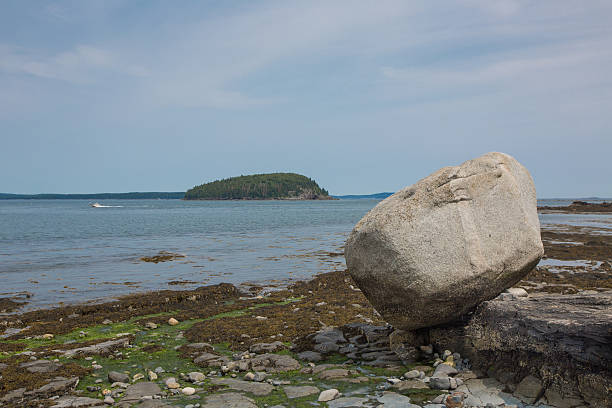 istock Boulder on the Shore at Bar Harbor, Maine, USA 516335177