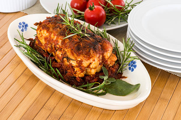 Kalbsbraten mit Rosmarin und Tomaten – Foto