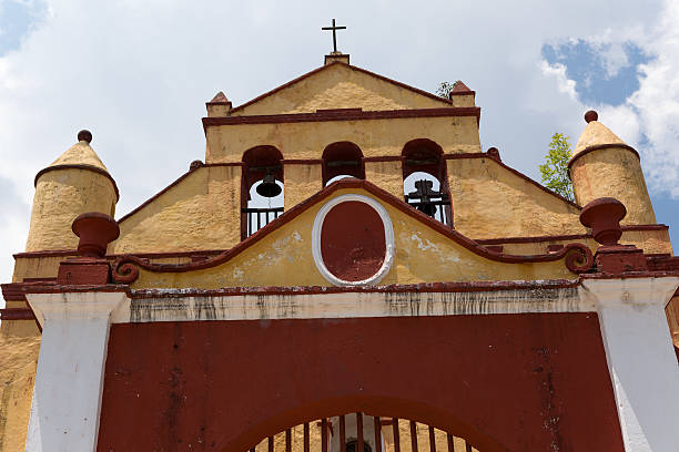 istock typical Mexica small church in San Cristobal 516355629