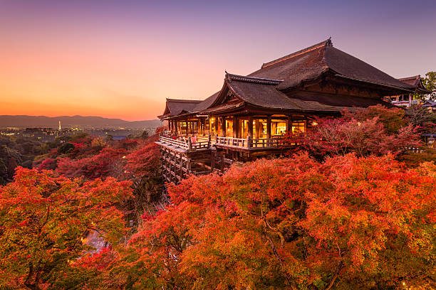 tempio di kiyomizu-dera in giappone - shinto japan temple nature foto e immagini stock