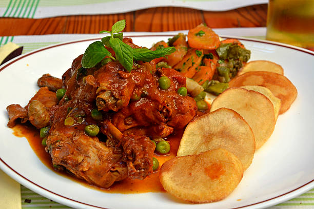 traditional maltese rabbit stew. - maltese eilanden stockfoto's en -beelden