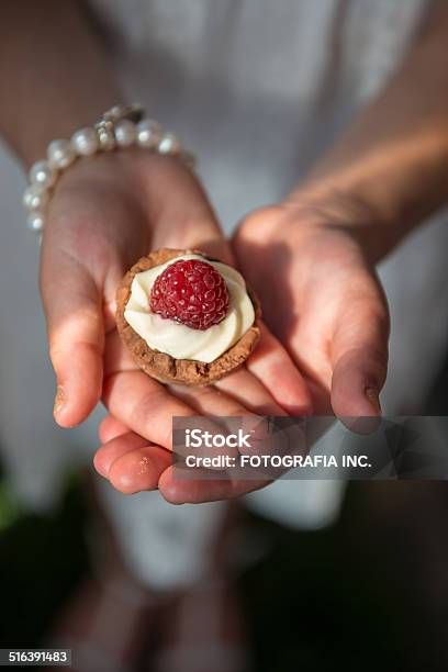 Verão De Doces - Fotografias de stock e mais imagens de Adolescente - Adolescente, Açúcar em Pó, Bolacha