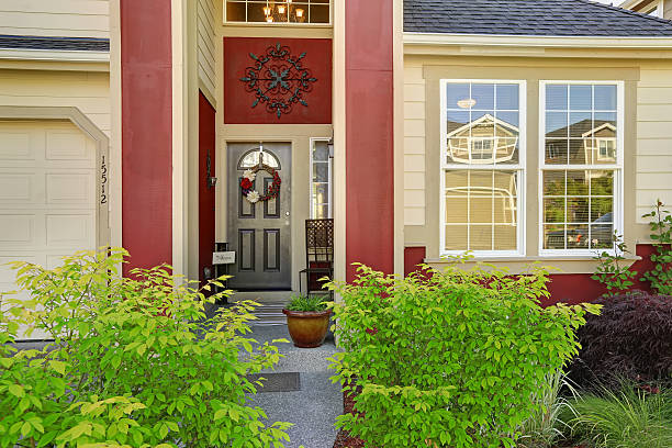 istock Entrance porch with red trim 516396239