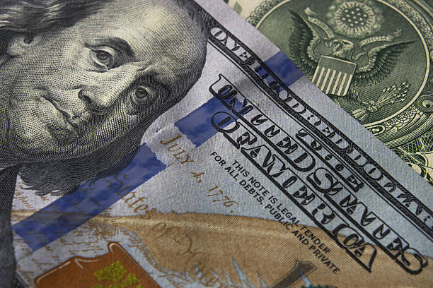 dólares americanos - one hundred dollar bill finance focus macro imagens e fotografias de stock