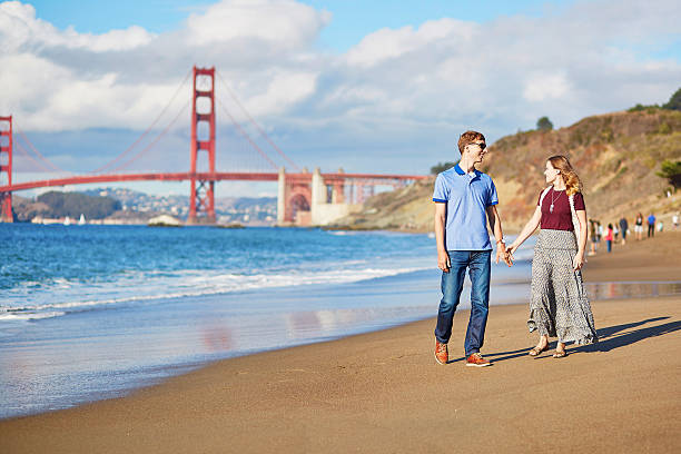 istock Romantic loving couple in San Francisco 516402314