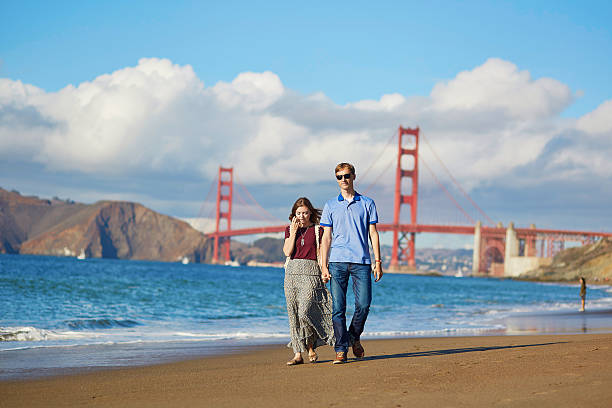 istock Romantic loving couple in San Francisco 516402412