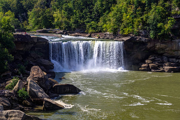 cumberland falls di corbin kentucky - cumberland river foto e immagini stock