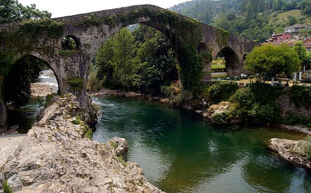 istock Roman bridge, Cangas de Onis, Asturias. 516464941