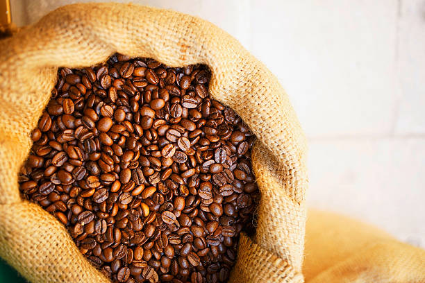 コーヒー豆 - coffee bean cafe burlap sack burlap ストックフォトと画像