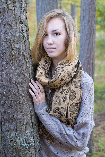 istock autumn girl 516505559
