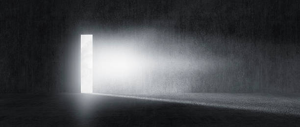 misterioso porta con luci sfavillanti - luce alla fine del tunnel foto e immagini stock