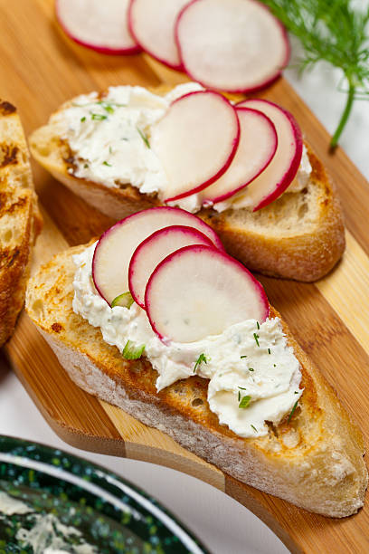 istock Radish and Cream Cheese toasts 516552640