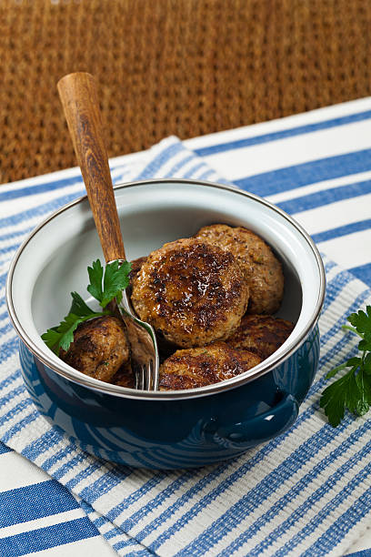 istock Small Cutlets or Sausage Patties 516553498