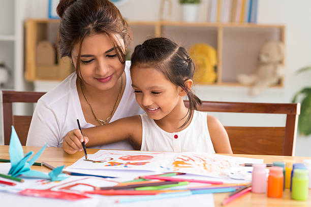 disegno di una foto - preschooler preschool child painting foto e immagini stock