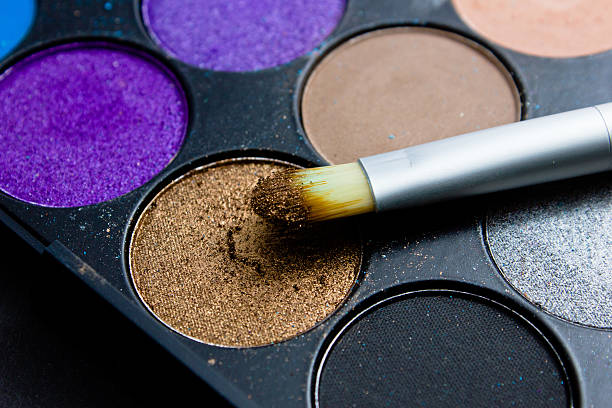 профессиональные палитрой в тени - face powder make up cosmetics eyeshadow стоковые фото и изображения