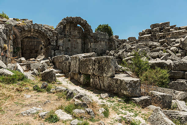 istock Antonine Nymphaeum at Sagalassos, Turkey 516656967