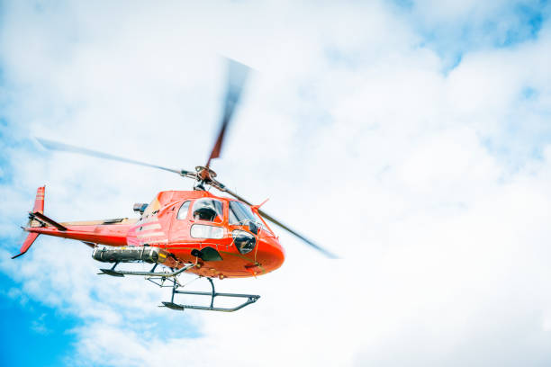 vermelho de helicóptero - lenk im simmental - fotografias e filmes do acervo