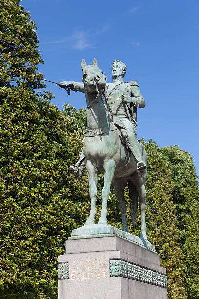 istock Statue of Simon Bolivar, Paris 516762510