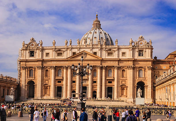 watykan i bazylika świętego piotra - rome italy vatican st peters basilica zdjęcia i obrazy z banku zdjęć