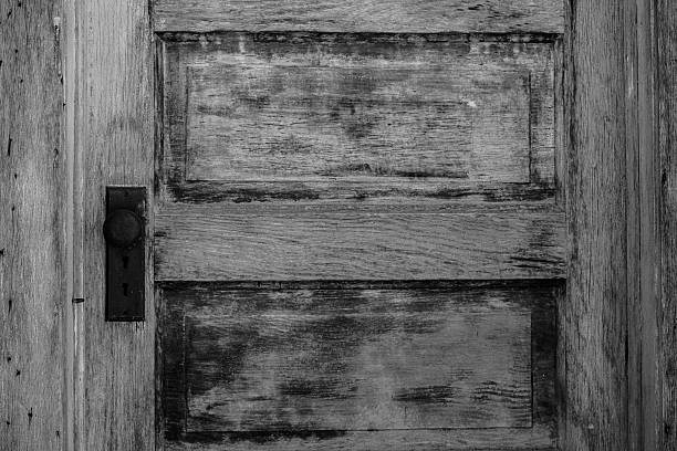 istock Old Wooden Door 516822756