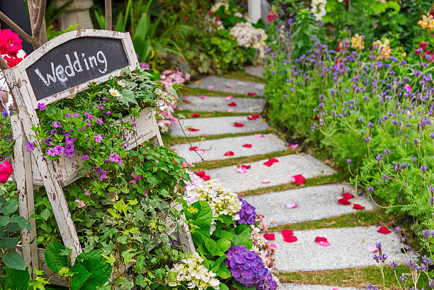 ガーデンのウェディングバンケット - 結婚式 ストックフォトと画像