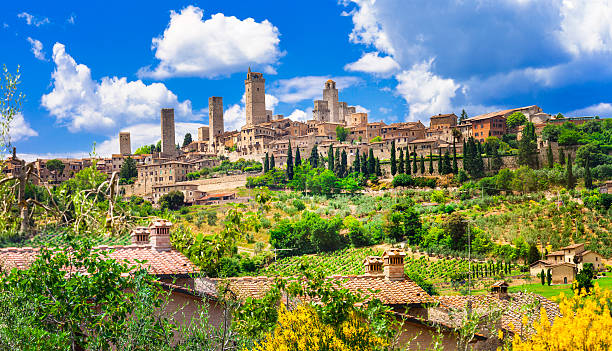 hermosa italia paisajes. san gimignano toscana - san gimignano fotografías e imágenes de stock