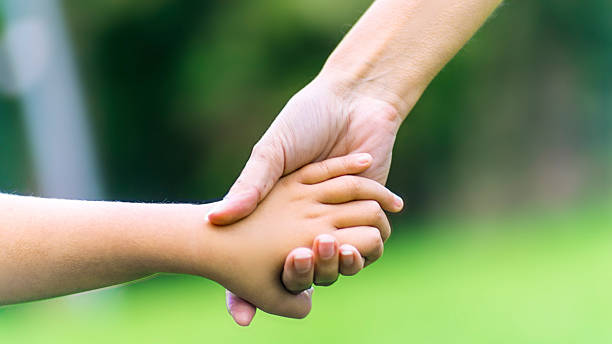 istock Mom and daughter 516871811
