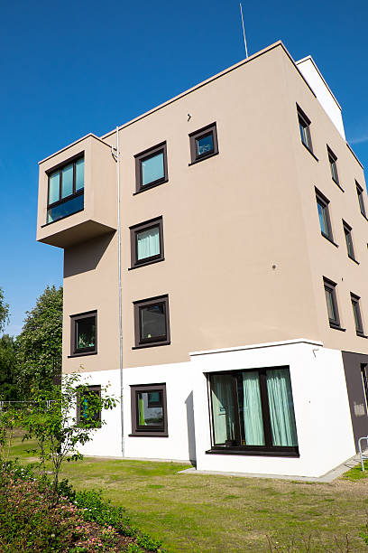 istock Modern apartment house in Hamburg 516877595