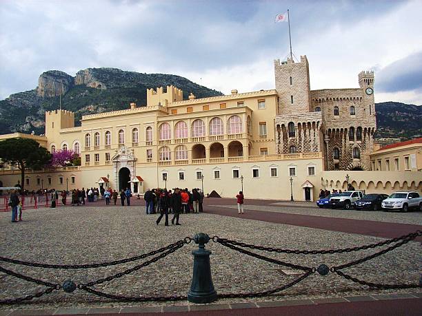 montecarlo-palacio dei principi di mónaco - realeza de mónaco fotografías e imágenes de stock