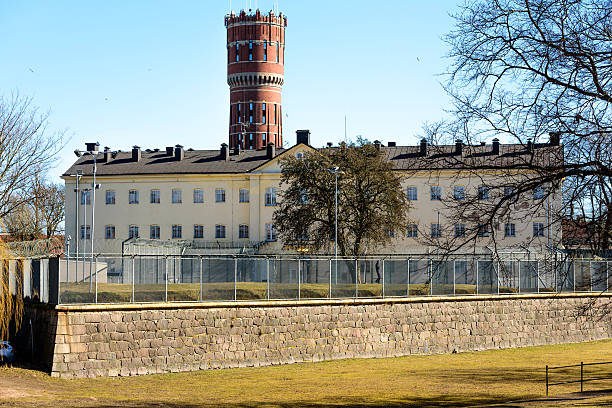 프리즌 - outdoors prison building exterior exercise yard 뉴스 사진 이미지