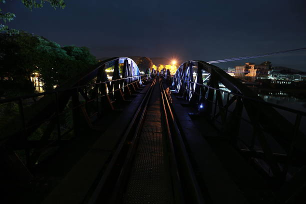 死亡の鉄道 - kwai river kanchanaburi province bridge thailand ストックフォトと画像