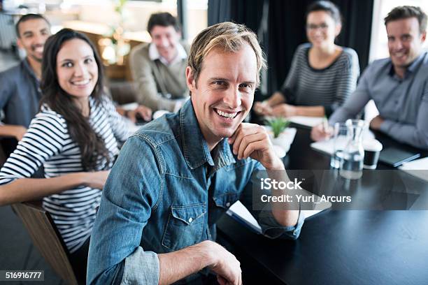 Einfarbige Zusammenarbeit Ist Unser Geheimwaffe Stockfoto und mehr Bilder von Arbeiten - Arbeiten, Arbeitskollege, Arbeitsstätten