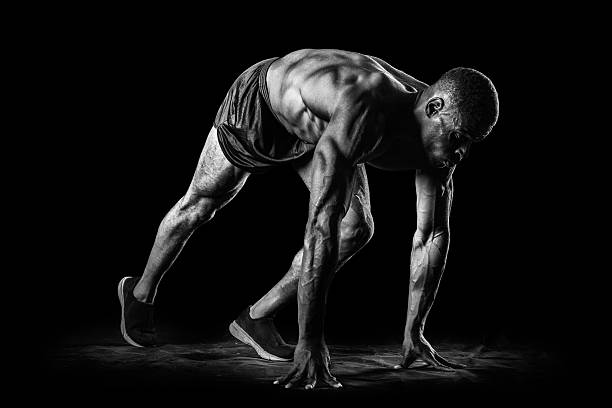 근육질의 남자 시작 위치를 레이스 - muscular build sprinting jogging athlete 뉴스 사진 이미지