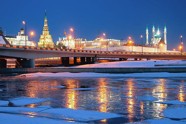 река и мост и кремль. казань, россия - winter river стоковые фото и изображения