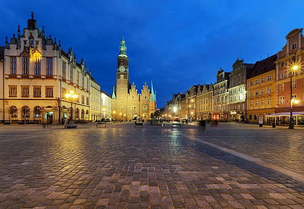 istock The market square in the evening time. Wroclaw 516975702