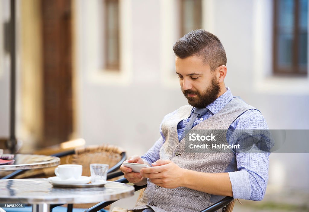 Hipster Geschäftsmann im Café - Lizenzfrei Am Telefon Stock-Foto