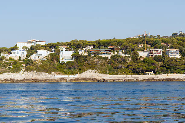 istock Homes on the French Riviera coast 517007794
