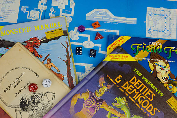 dungeon e draghi libri, tagliare e mappa - brand name game foto e immagini stock