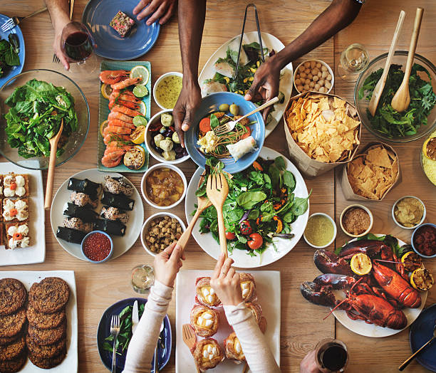 istock Brunch Choice Crowd Dining Food Options Eating Concept 517009968