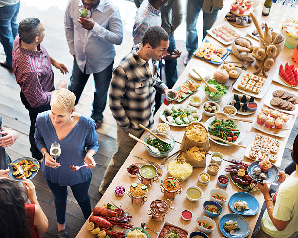 istock Brunch Choice Crowd Dining Food Options Eating Concept 517011104