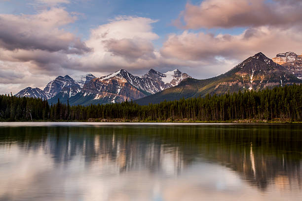 istock Wonderful scenery at Bow Lake 517011306