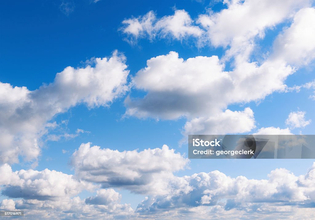 Cumulus Wolkengebilde - Lizenzfrei Bildhintergrund Stock-Foto