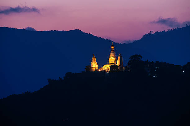 スワヤンブナート仏舎利塔の日没、ネパール、カトマンズ） - differrent ストックフォトと画像