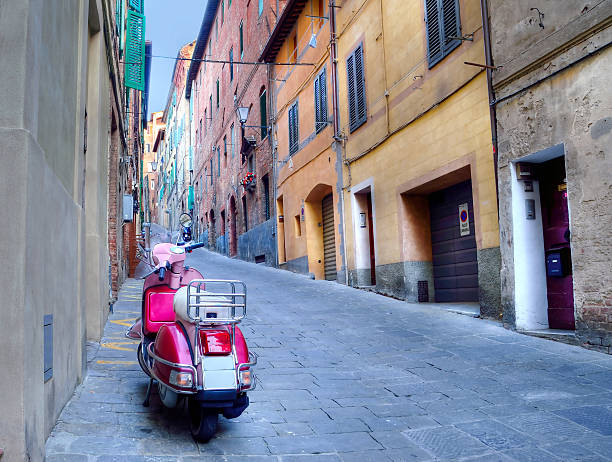 istock Vintage scene, siena, italy 517047117
