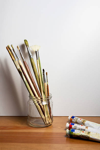 istock Canvas, oil paints and brushes 517048538