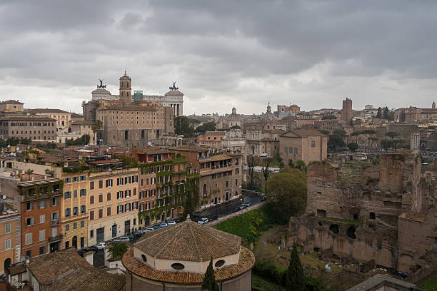 vista para roma 1. cenas de roma na páscoa - travel tourist roman forum rome - fotografias e filmes do acervo