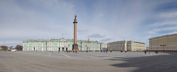 istock Palace Square in St. Petersburg panoramic view 517053004