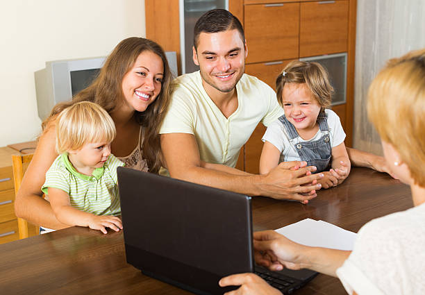 istock Family with insurance agent 517075739